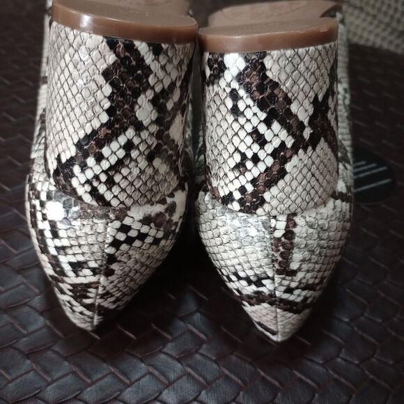 🆕👠Alexis Bendel Snake Print Shoes - Picture 5 of 7